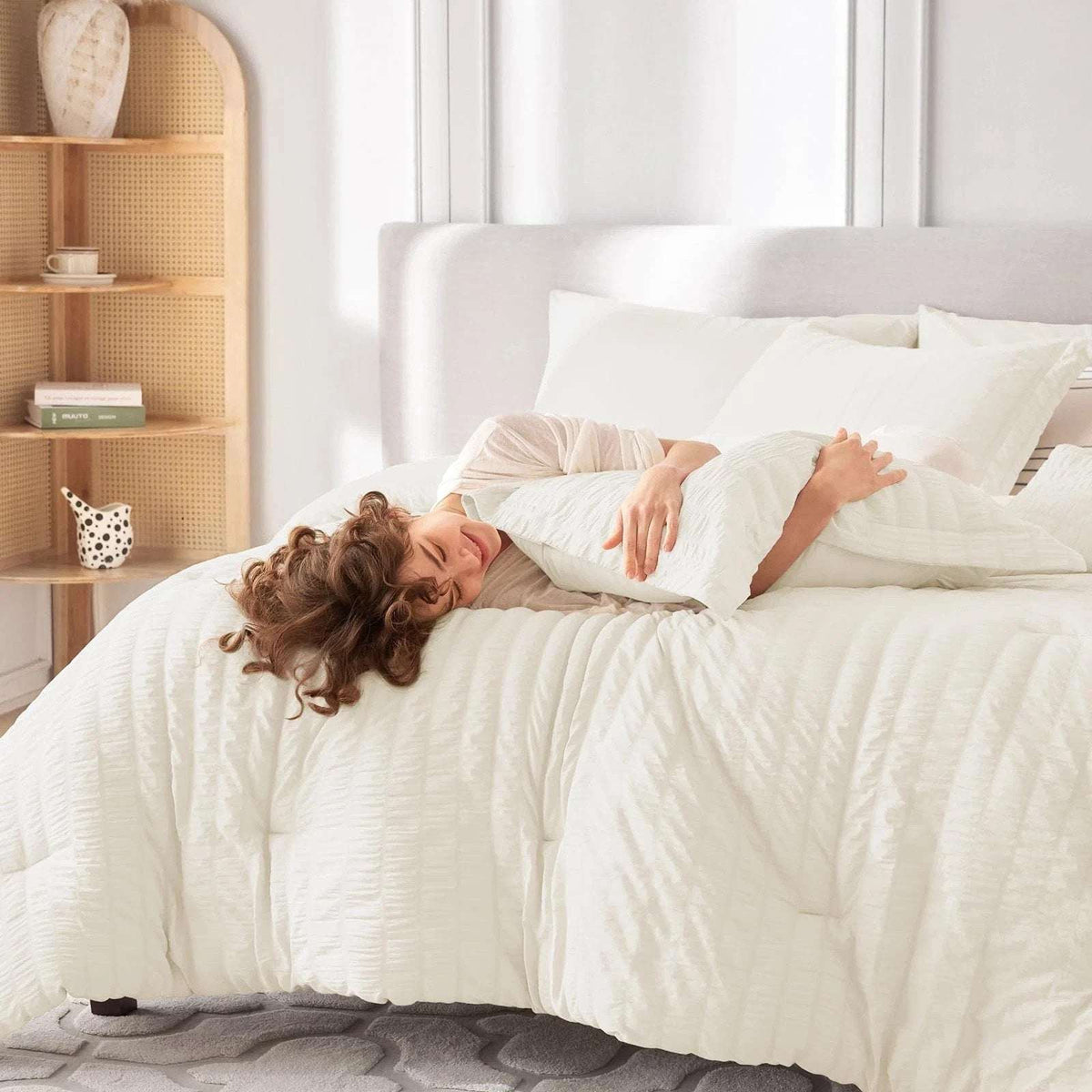 MUXHOMO 7PC Ivory Seersucker Queen Size Comforter & Sheet Set, Bed in a Bag