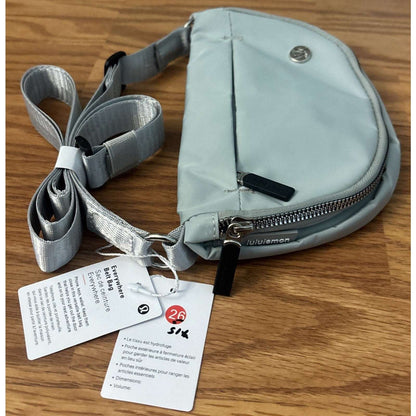 Lululemon ALL NIGHT FESTIVAL BAG 2L Micro Everywhere Belt Bag Foldover in Gray