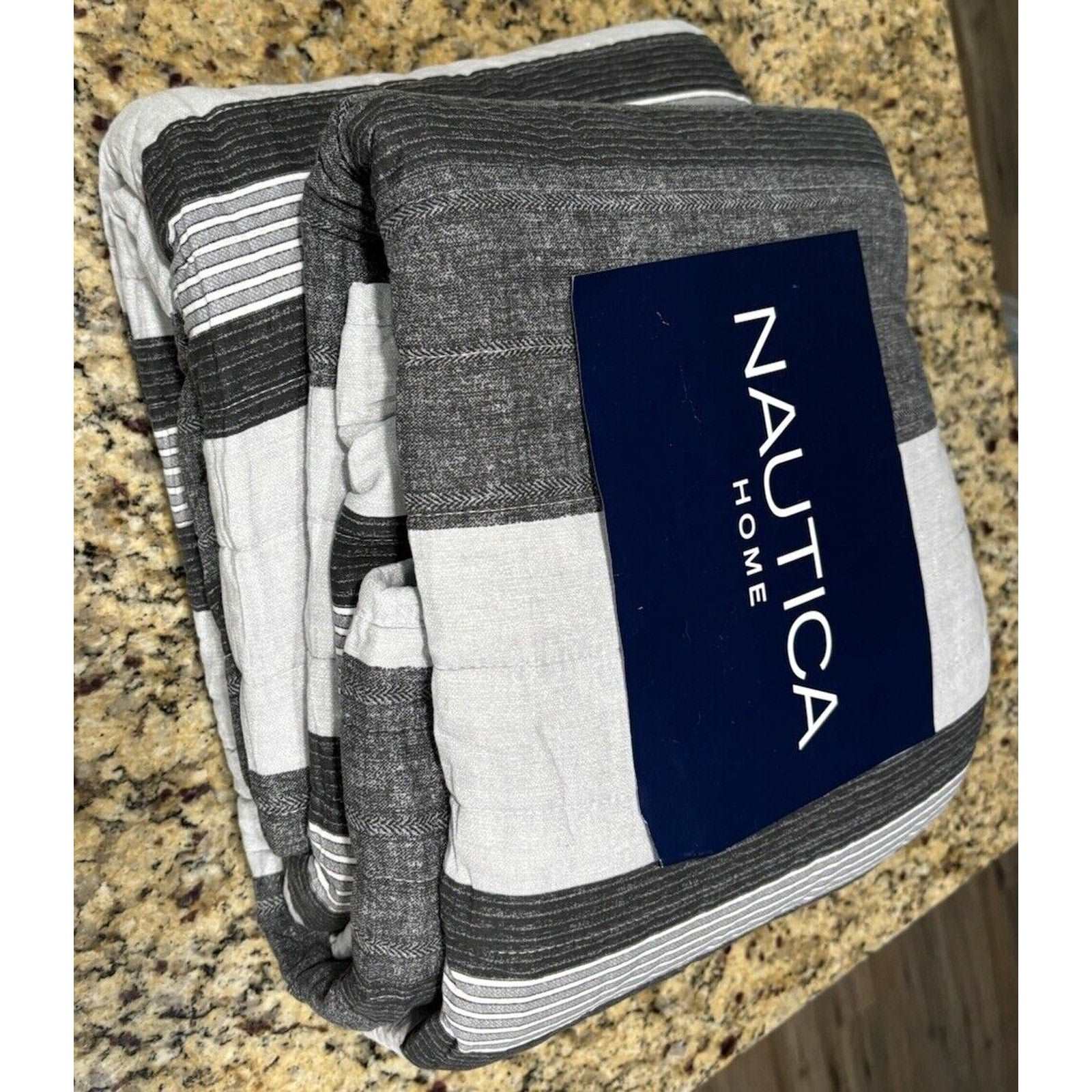 Nautica Ardmoore Quilt & Sham Set Twin Size Washable Cotton Nautical Gray Stripe