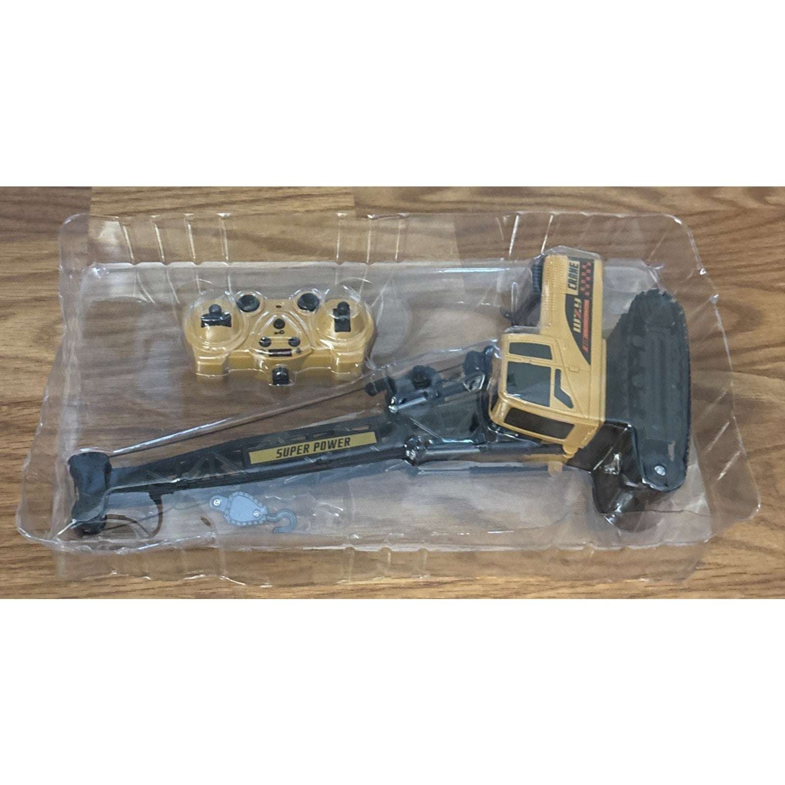 690-D1 Remote Control RC Die Cast Metal Crane 8-Channel Lights Music 360° Rotate