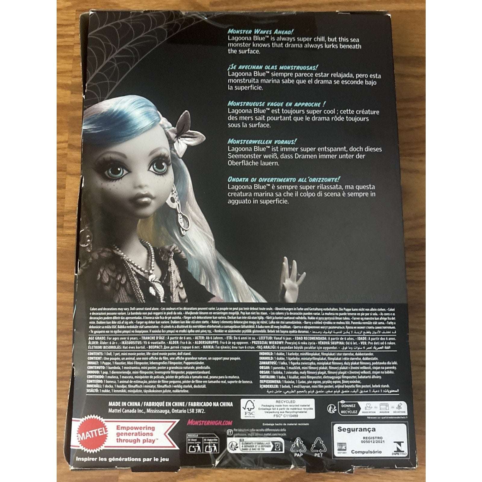 Monster High Reel Drama Black and White Lagoona Blue Doll 2025 NEW/Damaged Box