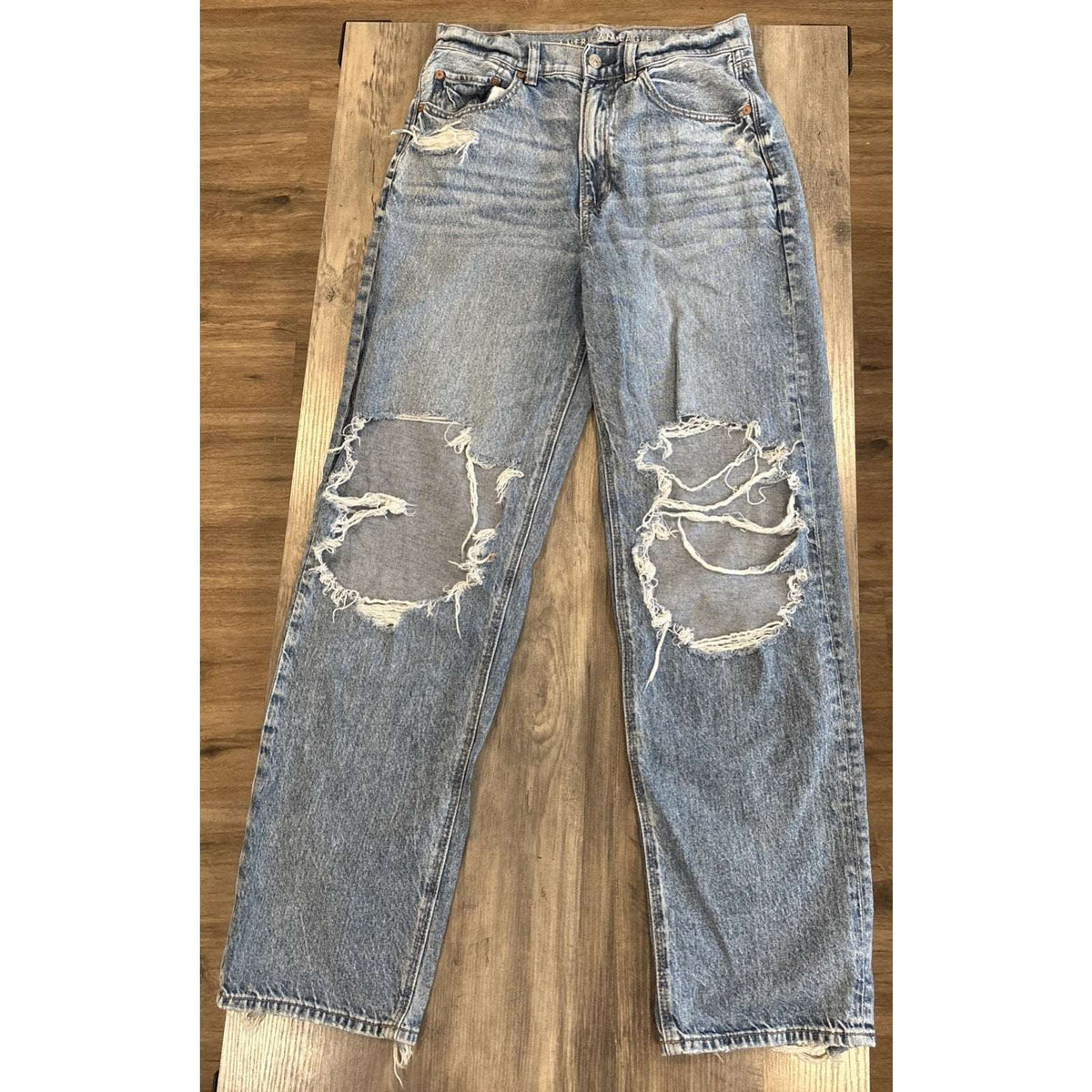 AE American Eagle Strigid Ripped Highest Waist Baggy Straight Jeans Size 8