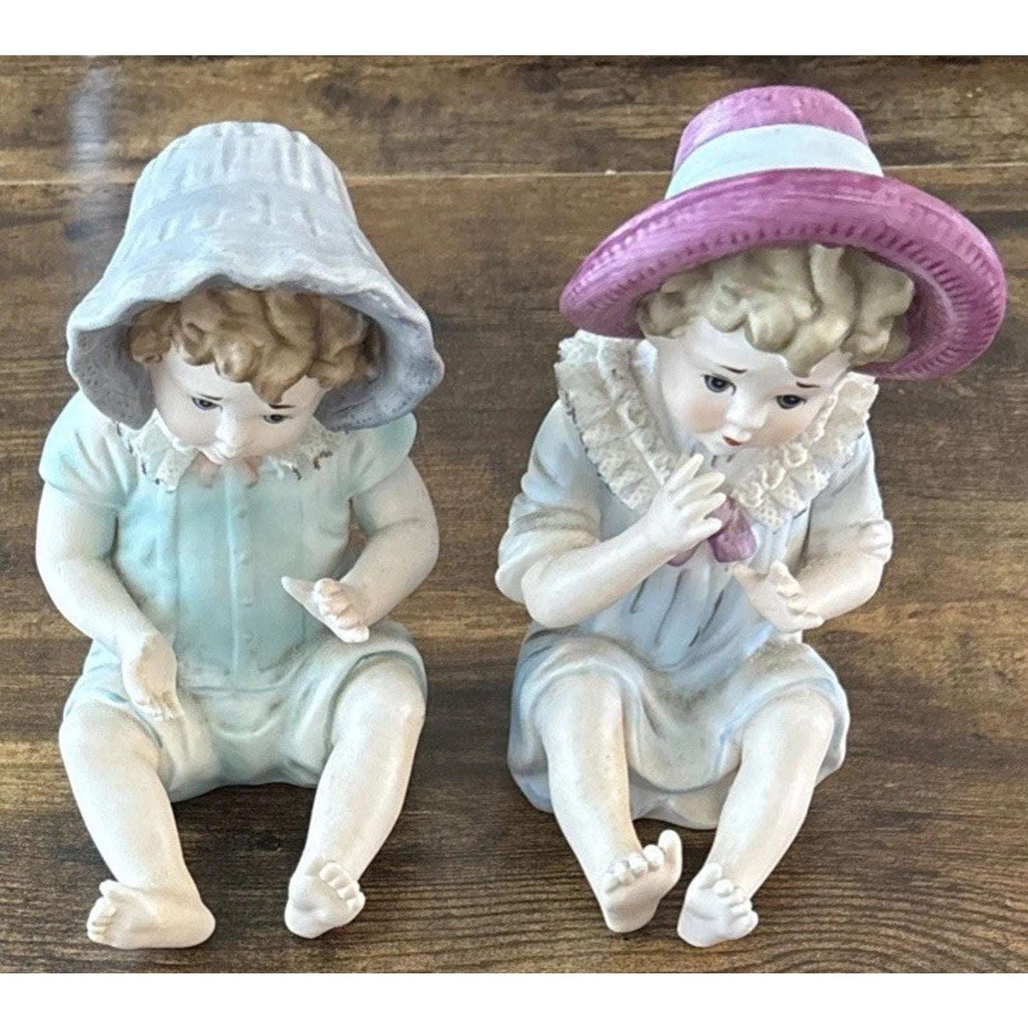 Vintage Arnart BISQUE PORCELAIN PIANO BABIES FIGURINES BOY & GIRL HAND PAINTED