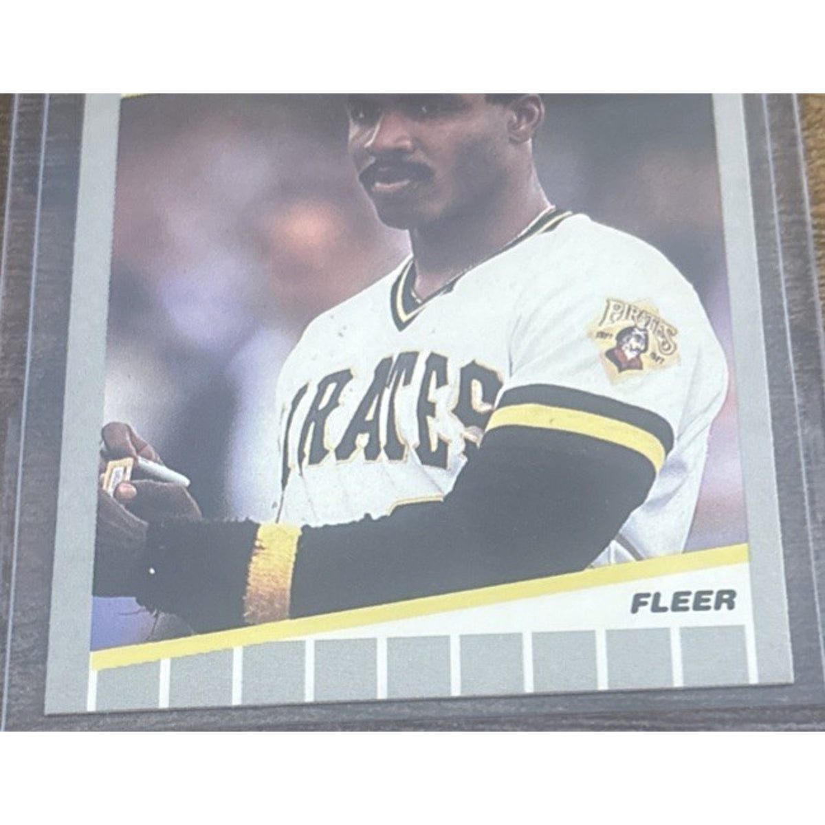 1989 FLEER #202 BARRY BONDS - PIRATES - From Pack to Sleeve - MLB Baseball