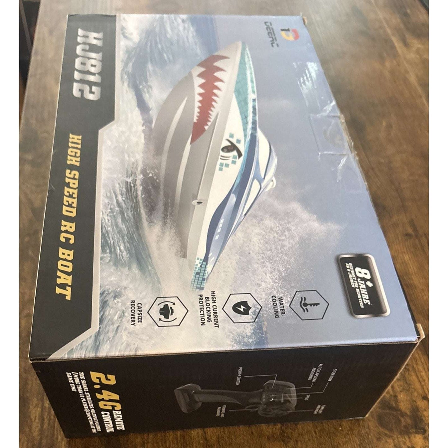 DEERC 2.4G RC Sink-Proof High Speed Racing Boat w/ LED Lights & Shark Graffiti