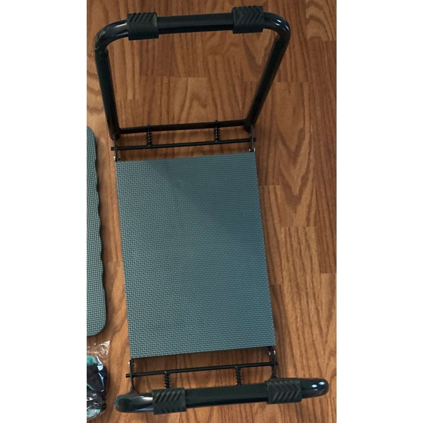 DEERFAMY 10.2"W Gardening Stool, Garden Kneeler Seat Tool Pouches 350lbs Green