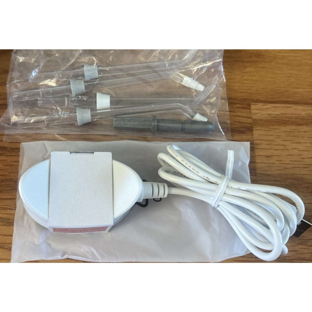 Waterpik Cordless Advanced 2.0 Water Flosser Magnetic Charger 4 Tips WP580CD NEW