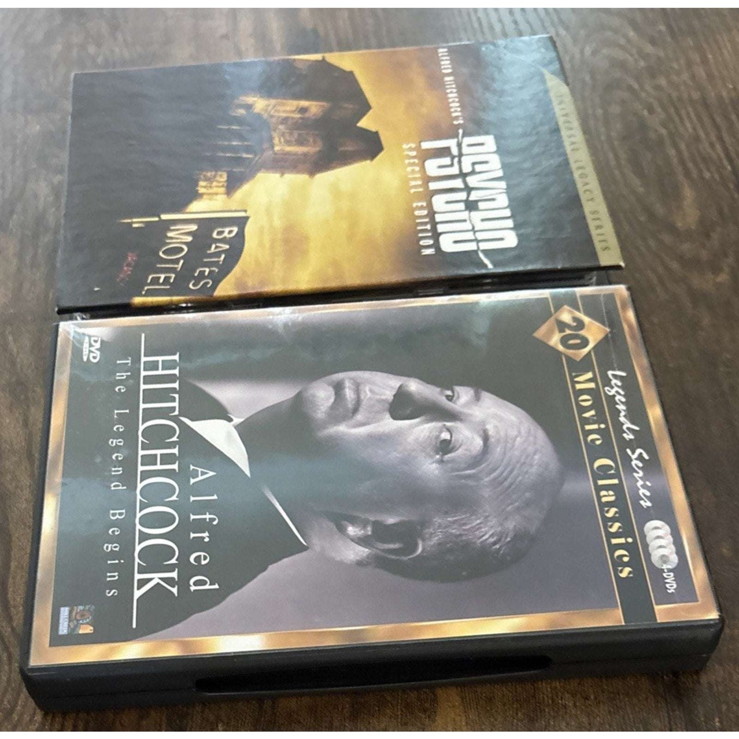 Alfred Hitchcocks Psycho 2-Disc DVD Set Special Ed Legacy Series & 4-Disc Legend