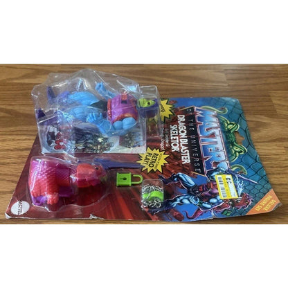 Masters of the Universe Deluxe Dragon Blaster Skeletor 2022 w/ Spraying Dragon