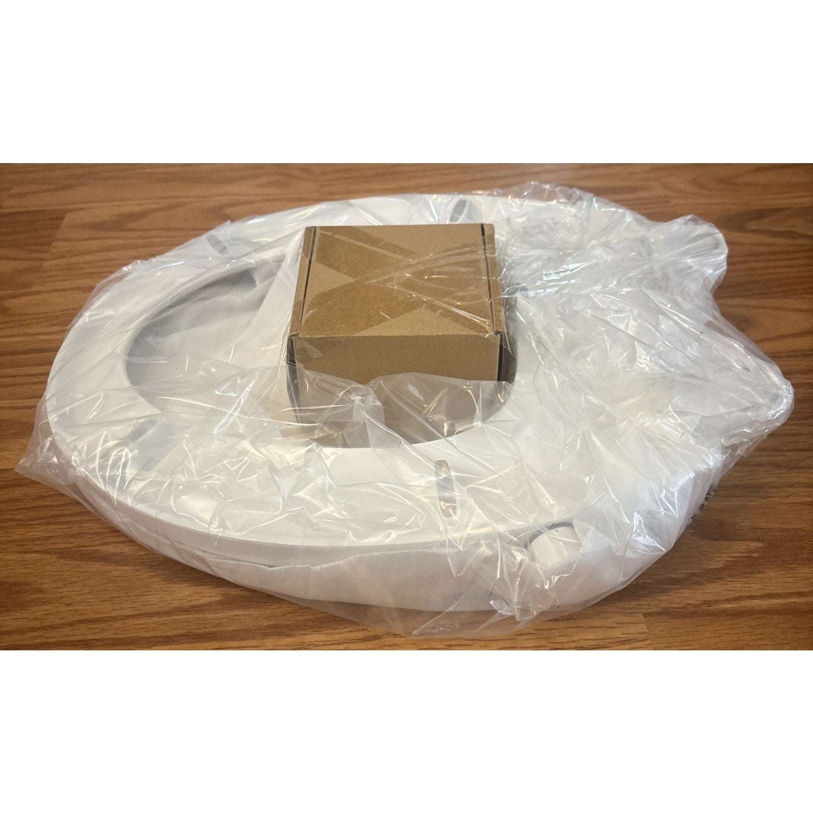 Clirass Round Bidet Toilet Seat with Quiet-Close Lid Non-Electric Dual Nozzle
