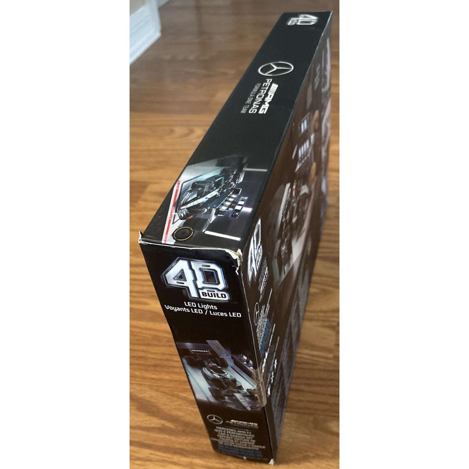 4D Build Mercedes AMG Petronas F1 W15 Garage Set 244Pc LED Lights New/Seale