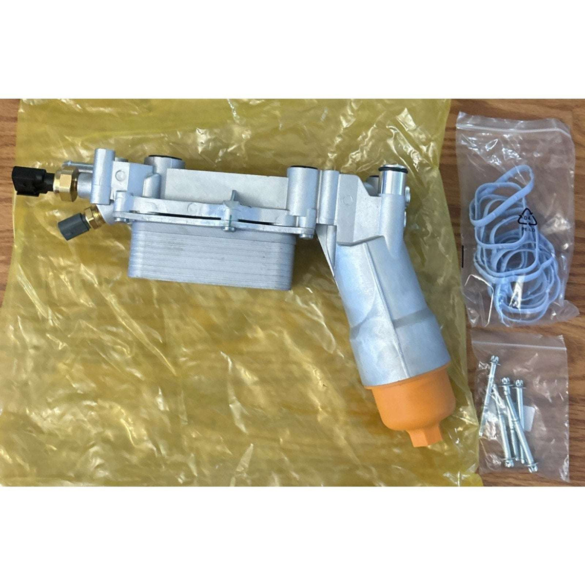 926-959 68105583AF for Chrysler Dodge Jeep Ram Engine Oil Filter Housing 3.6L Al