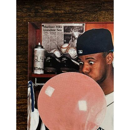 1995 Pinnacle Ken Griffey Jr #128 Seattle Mariners Blowing Bubble Gum Card