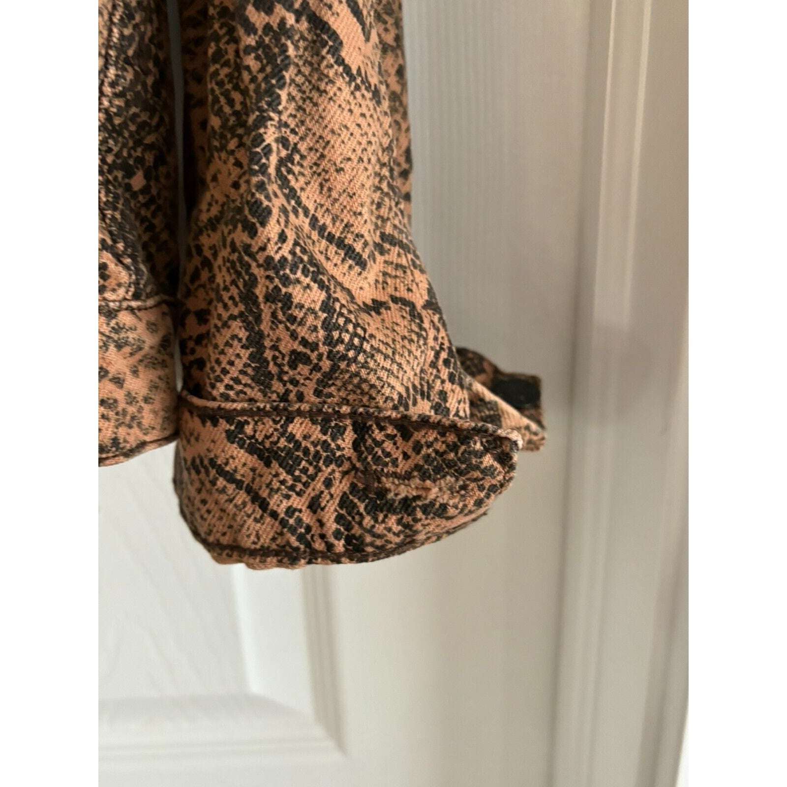 Free People Trucker Brown Snake Print Denim Jacket Size M Medium