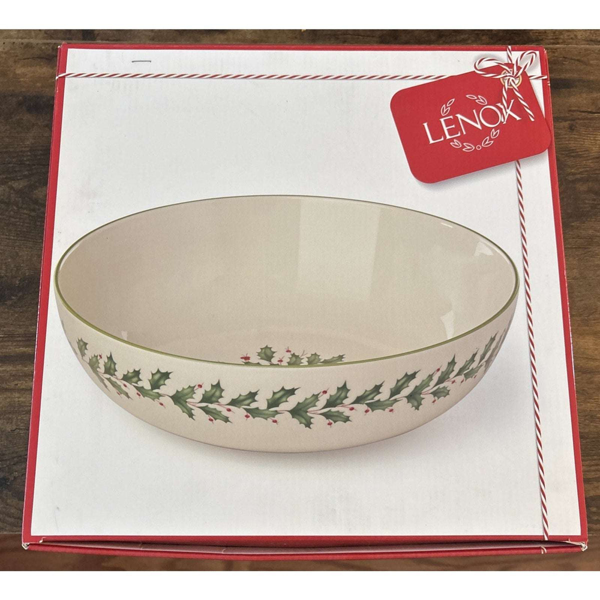 Lenox Holiday Entertaining Christmas Holly & Berries 12" Pasta Serving Bowl