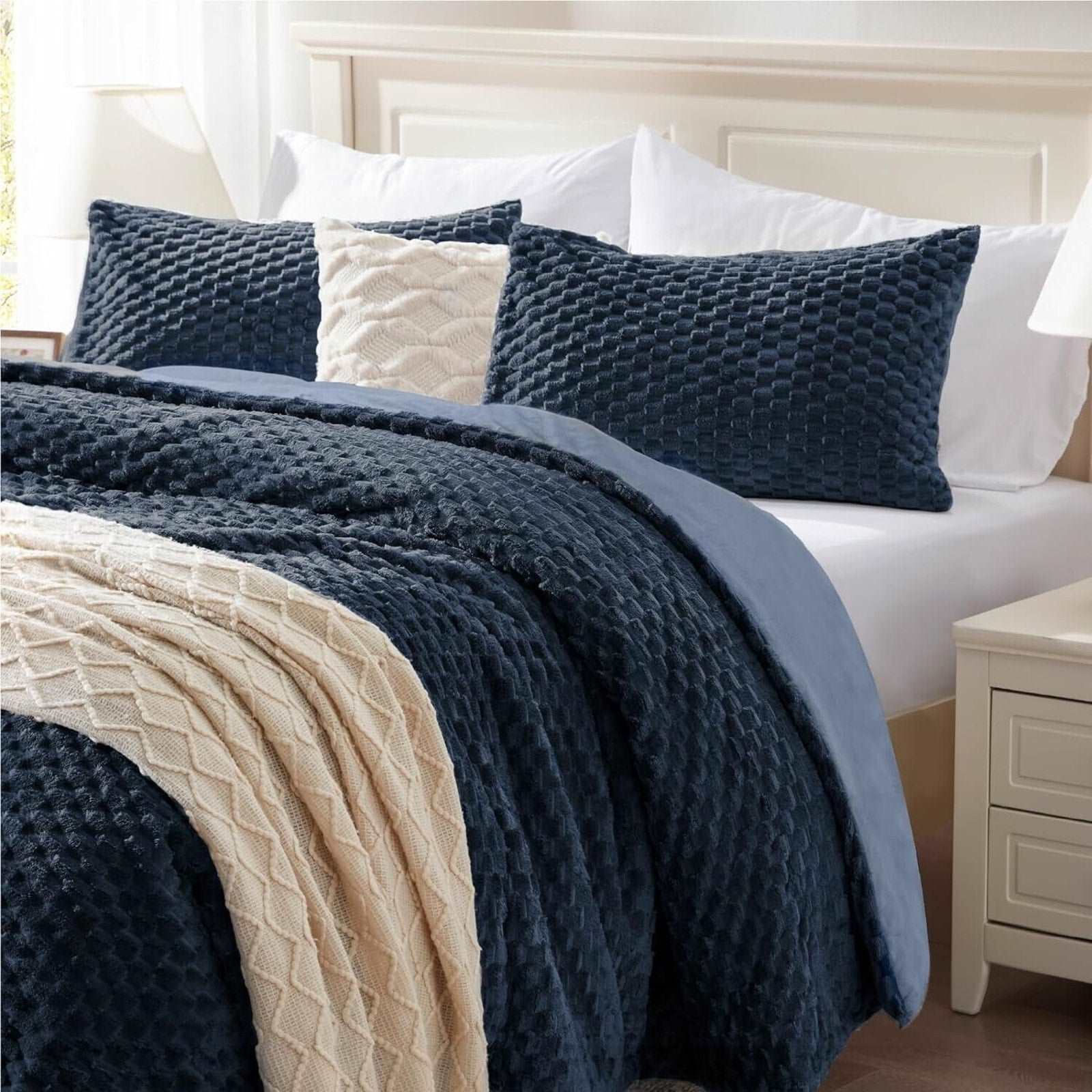 BEDELITE Fluffy Queen Size Comforter & 2 x Pillow Sham Set Navy Blue Fleece Soft