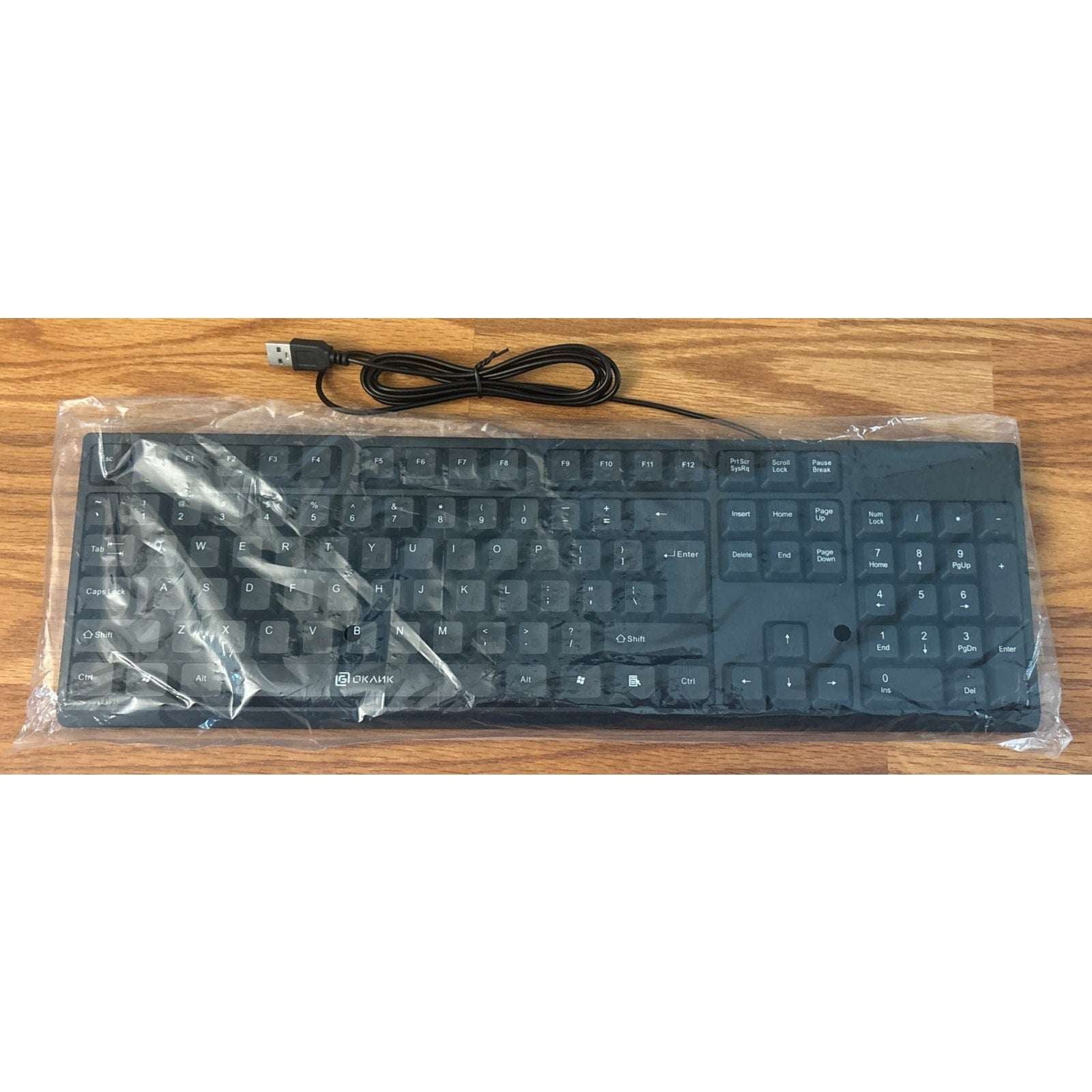 Oklick 100M HW3 USB Wired Keyboard 104-Key Number Pad Bilingual Russian English
