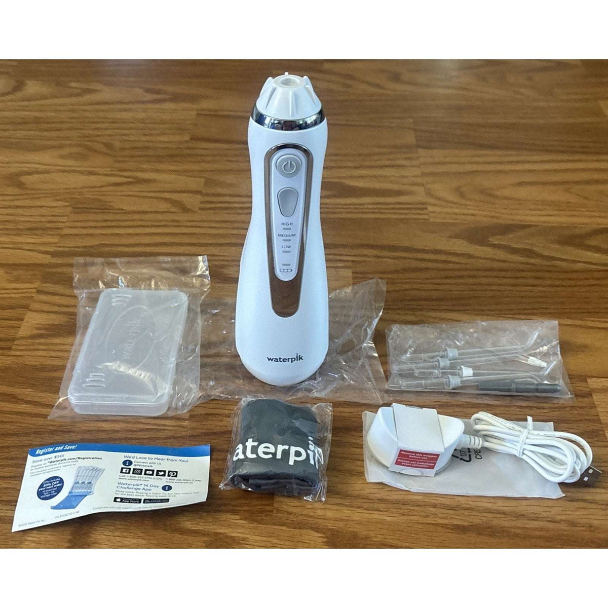 Waterpik Cordless Advanced 2.0 Water Flosser Magnetic Charger 4 Tips WP580CD NEW
