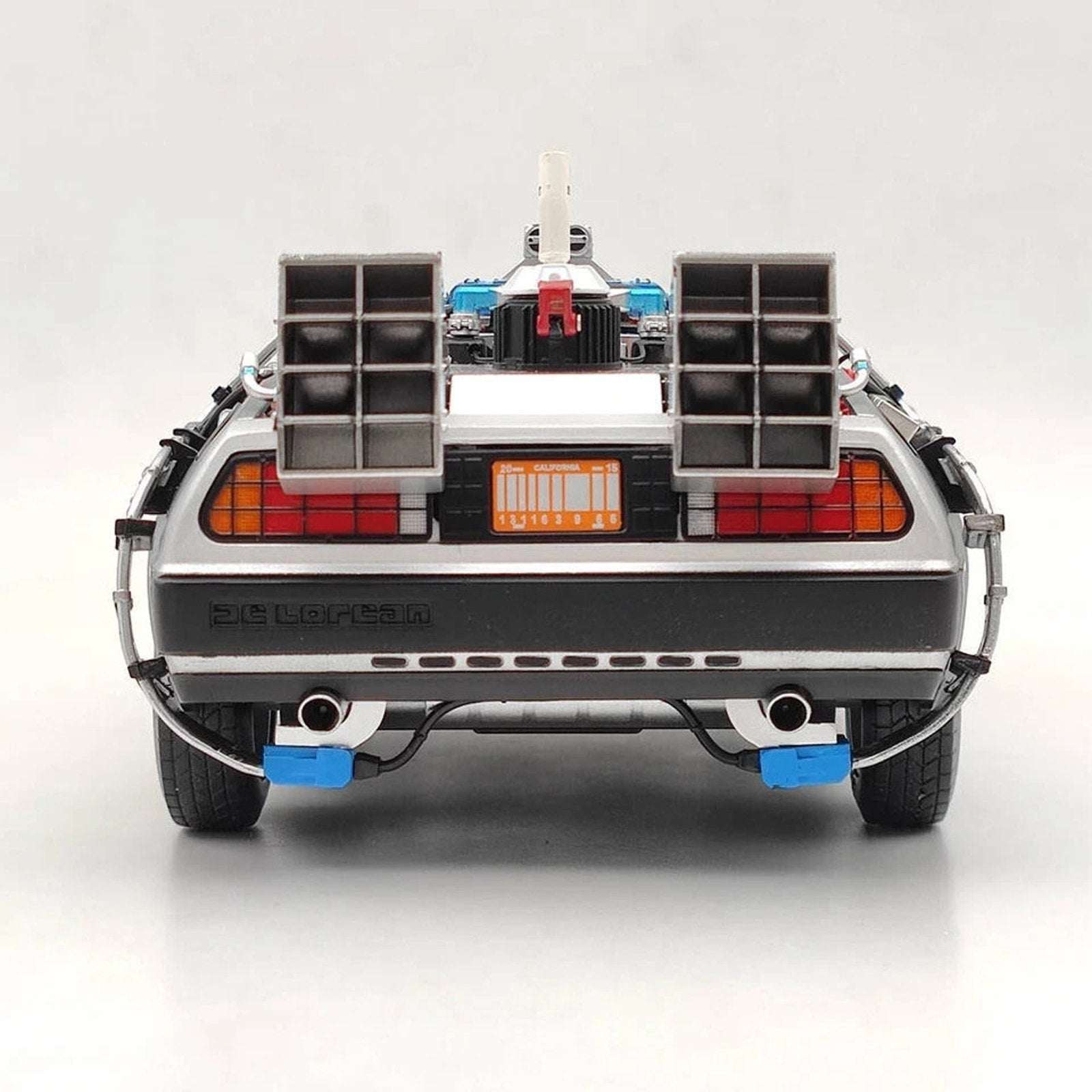 Hot Wheels Elite Back To The Future Time Machine 1:18 DeLorean Model Car BCJ97