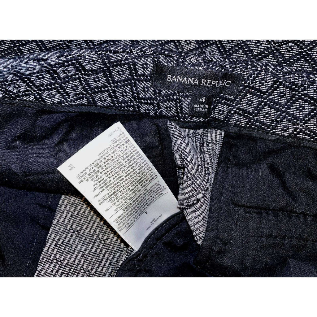 BANANA REPUBLIC Black & Gray Diamond Print Dress Shorts Size 4