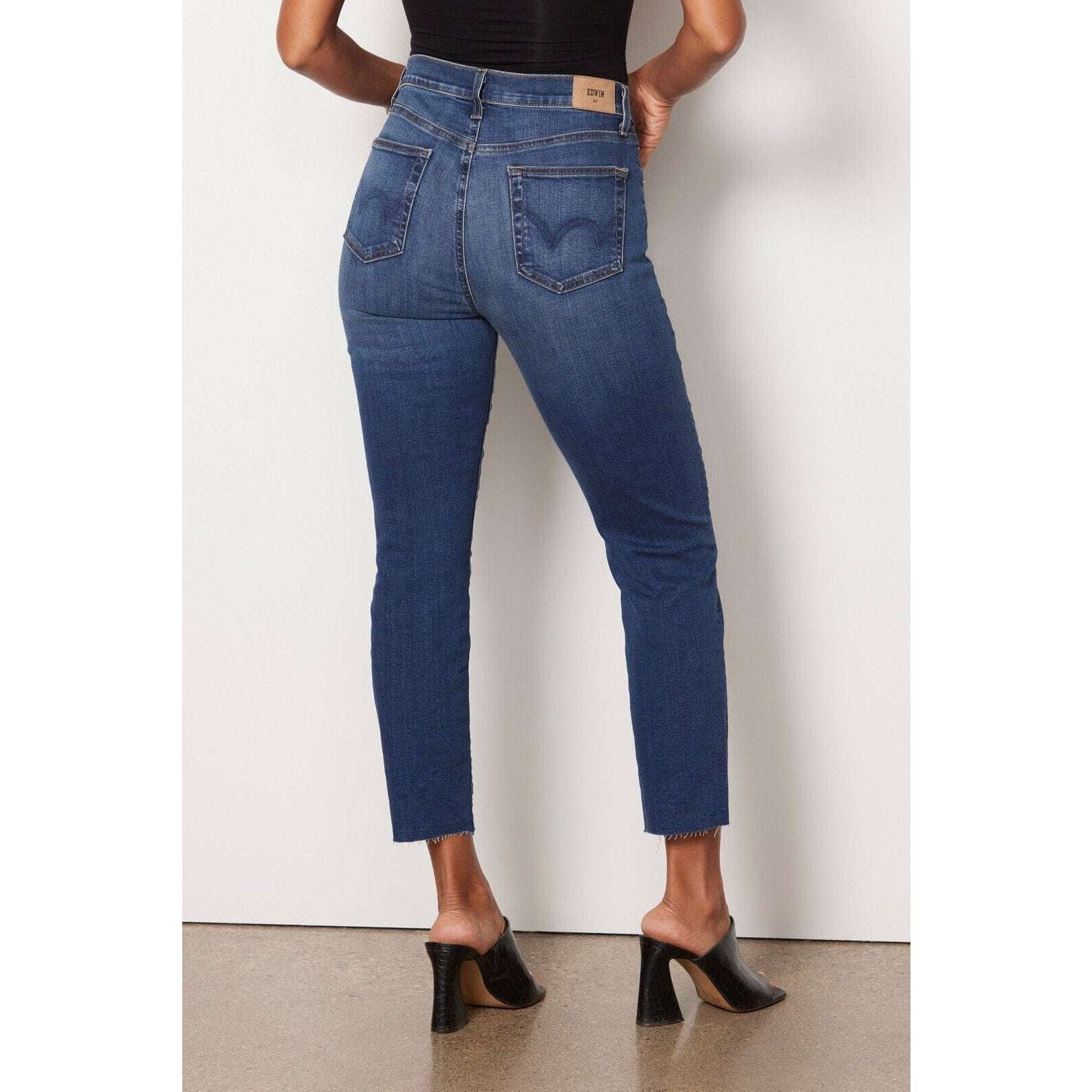 EDWIN BREE Slim Straight Crop Raw Hem in DEJABLUE Jeans Sz 24