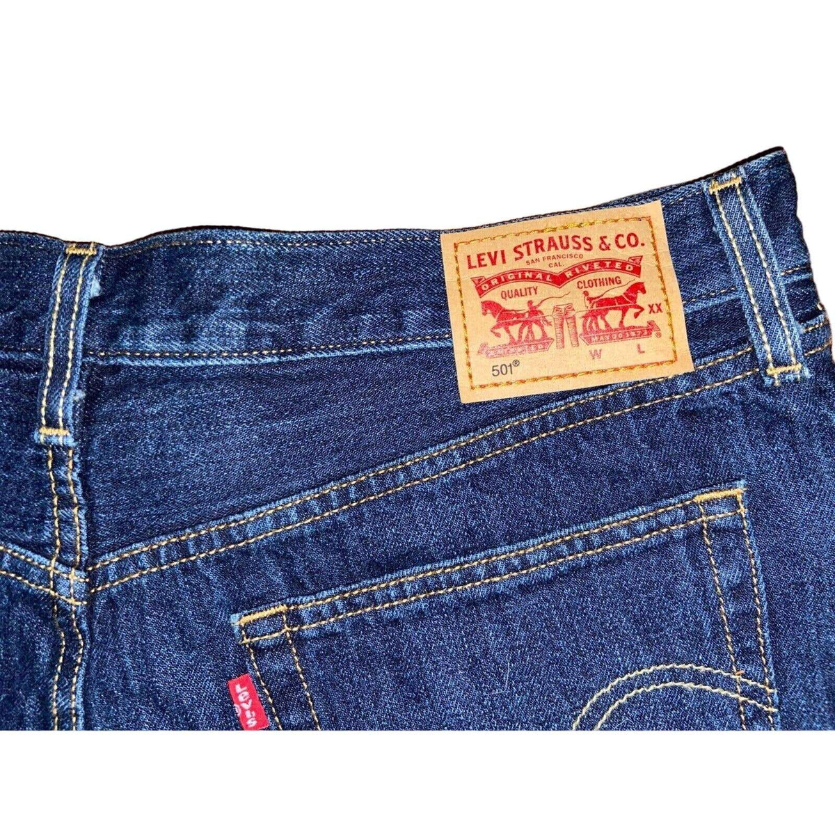 501 LEVI's Button Fly High Rise Relaxed Cut Off Jean Shorts Sz 31 (W34 x L 2)
