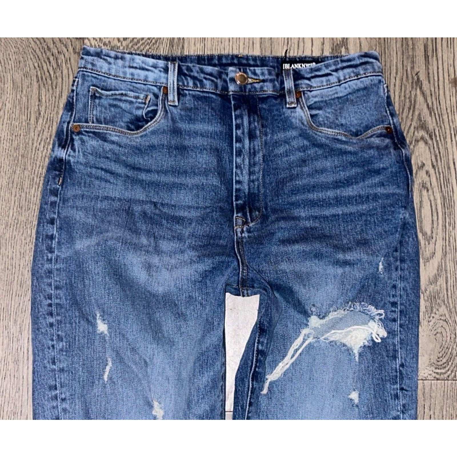 BLANK NYC The Howard Mid Rise Ripped Loose Jeans in LIFE ROLLS ON Size 29