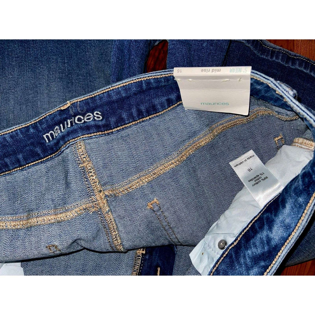 NEW! Maurices Mid Rise 5" Stretch Denim Jean Shorts Sz 16 Womens