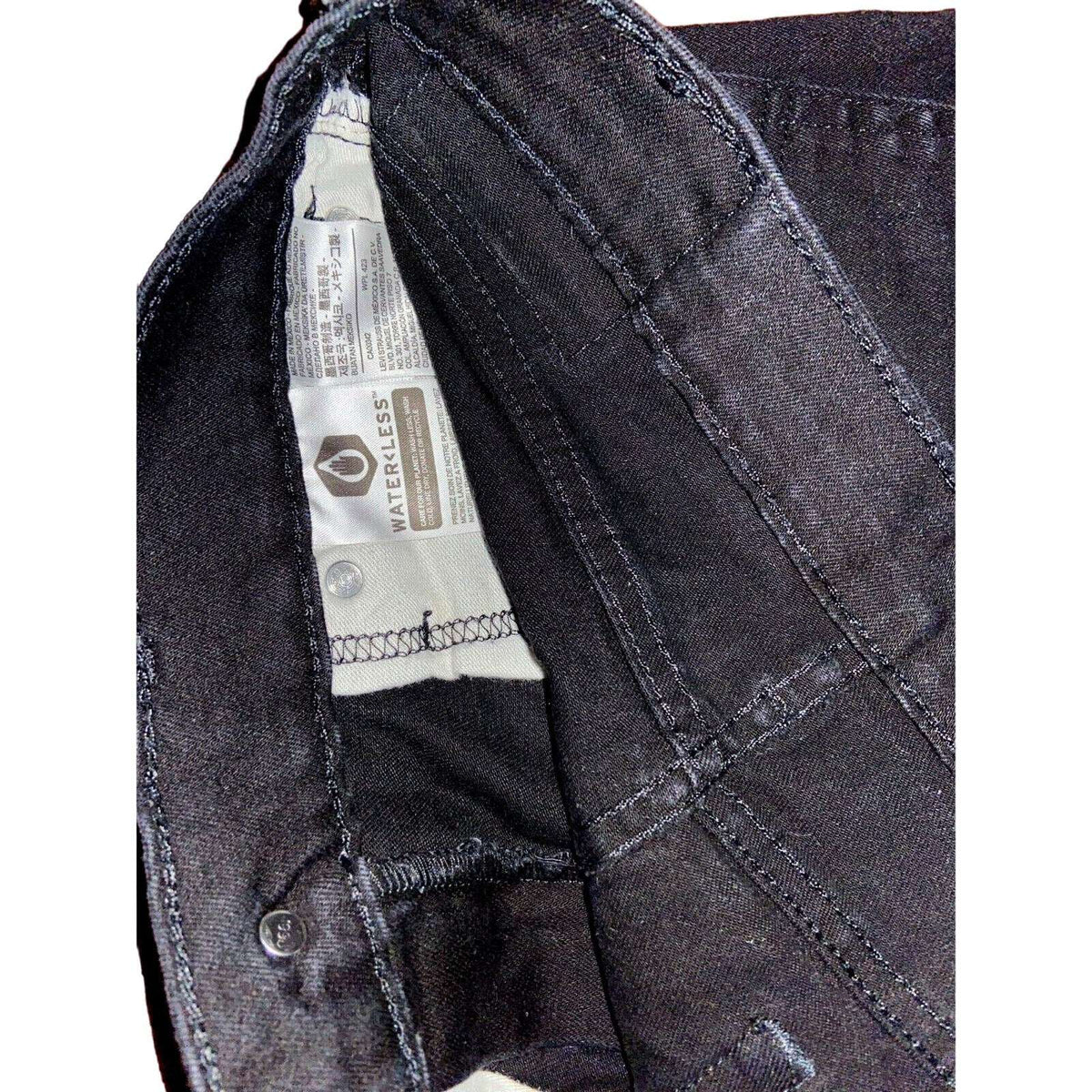 510 LEVI's Black Fade Distressed High Rise Relaxed Cut Off Jean Shorts Sz 30