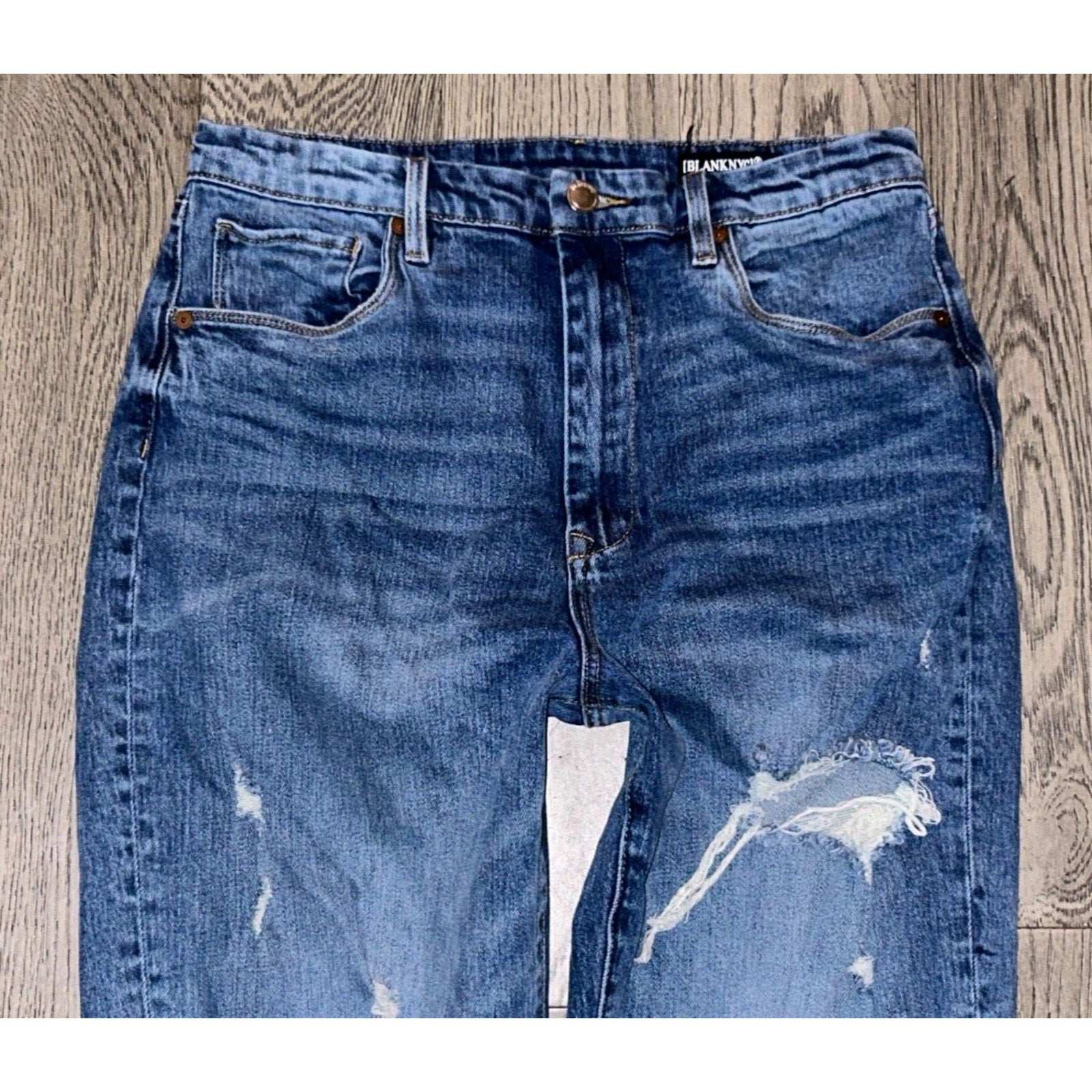 BLANK NYC The Howard Mid Rise Ripped Loose Jeans in LIFE ROLLS ON Size 29