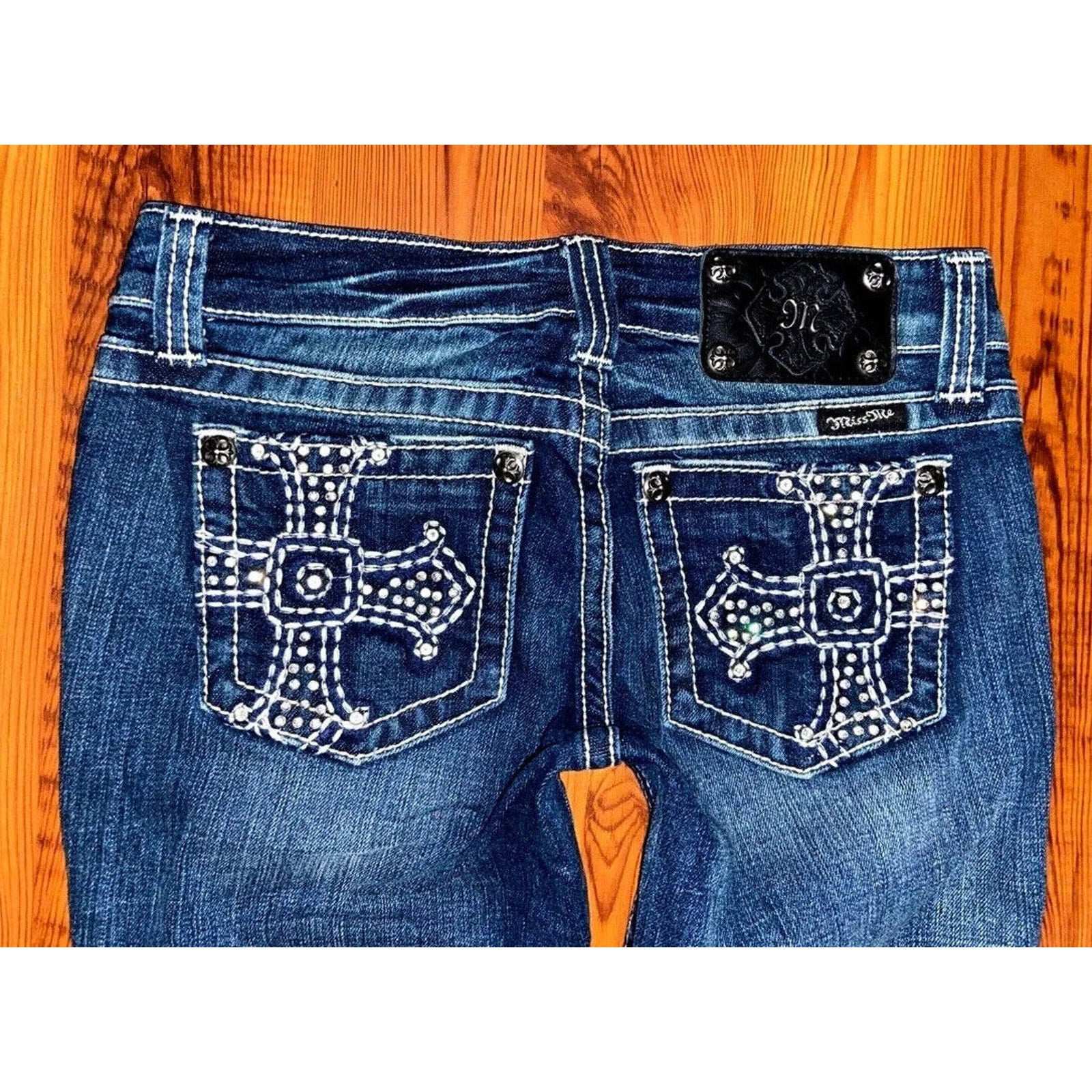 MISS ME Size 27 Bermuda Cross Pocket Jean Shorts (W 29 x L 11)