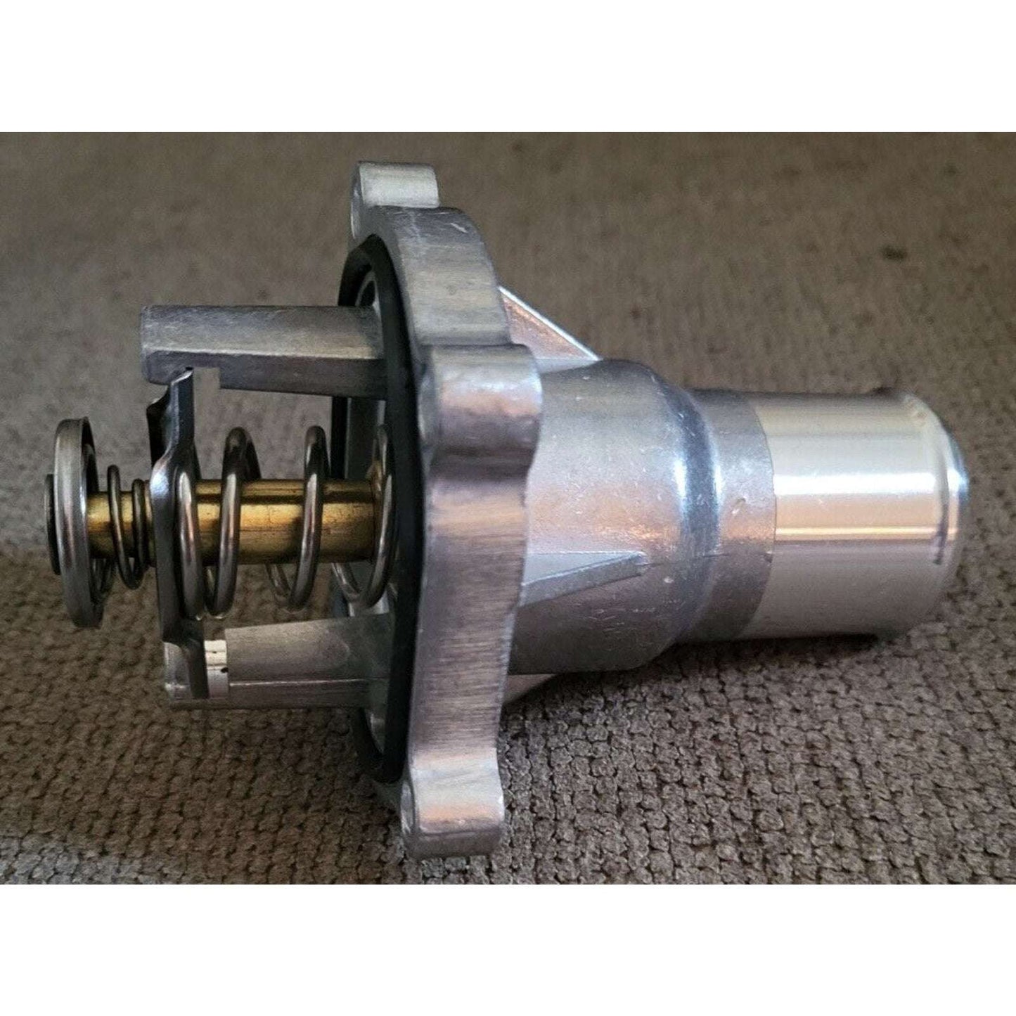 BOXI00500013-1 Thermostat Housing Assembly w/Gasket