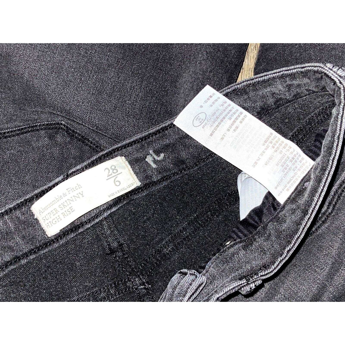 A&F Abercrombie Super Skinny High Rise Ripped Distressed Black Fade Jeans Size 6