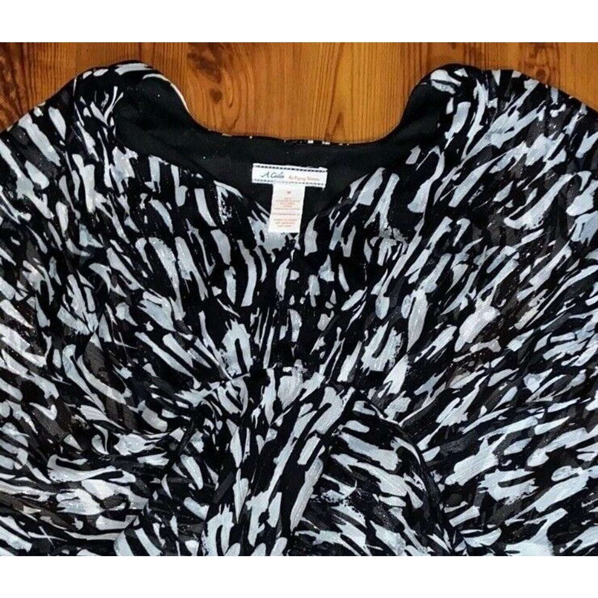 EUC! A. Calin by Flying Tomato Black & Metallic Kimono Sleeve Blouse Sz M