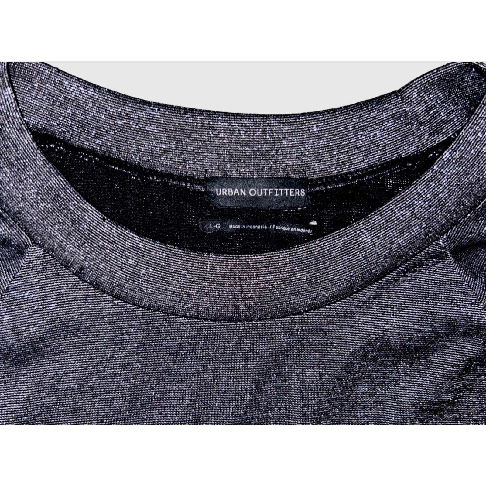 URBAN OUTFITTERS Charcoal Gray Metallic Long Sleeve with Stripes Pullover Size L