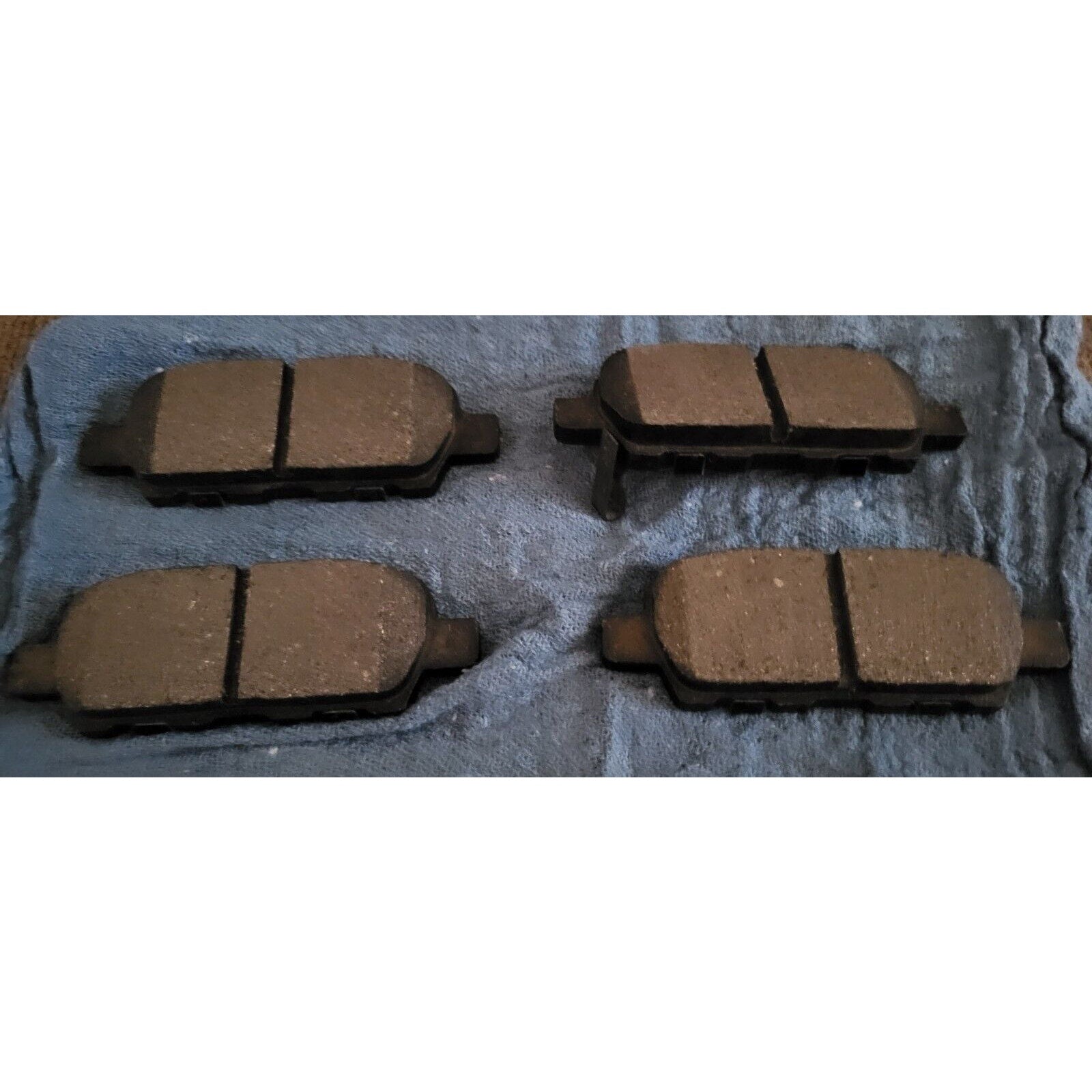 Bosch BE905H Rear Disc Brake Pads Left & Right Complete Set 7784-D905