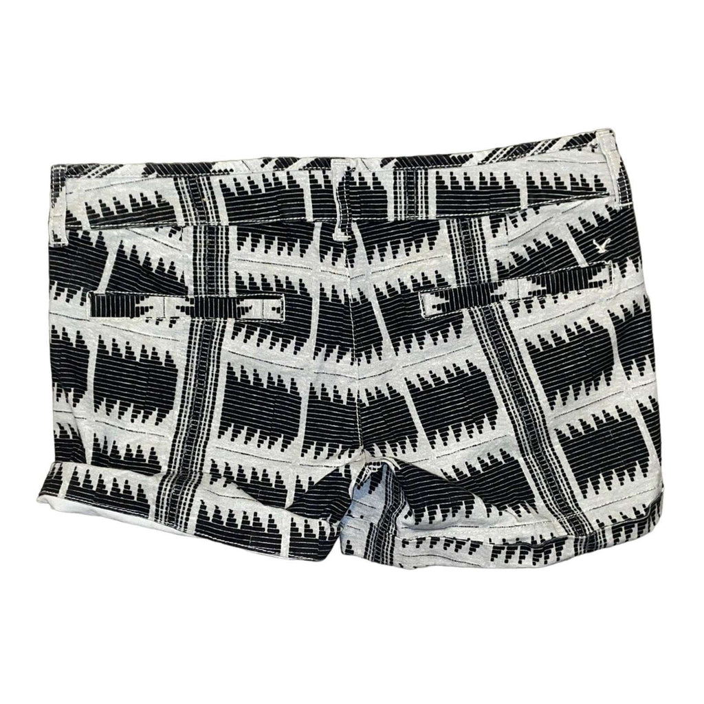 American Eagle Midi Aztec Black, Gray & White Stretch Chino Shorts Size 6