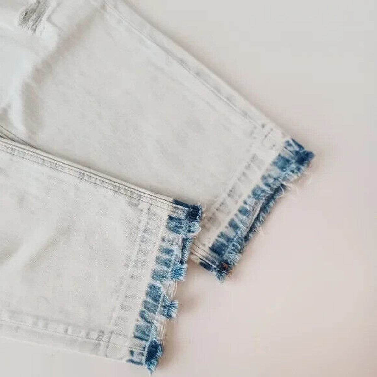 VERVET Emma Mom Relaxed Exposed Button Fly Destroyed Light Jeans Size 24